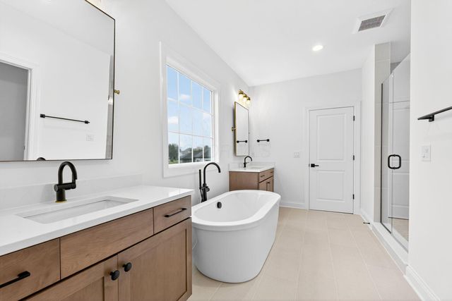 3290 Briarwood Lane, Lewis Center, OH 43035