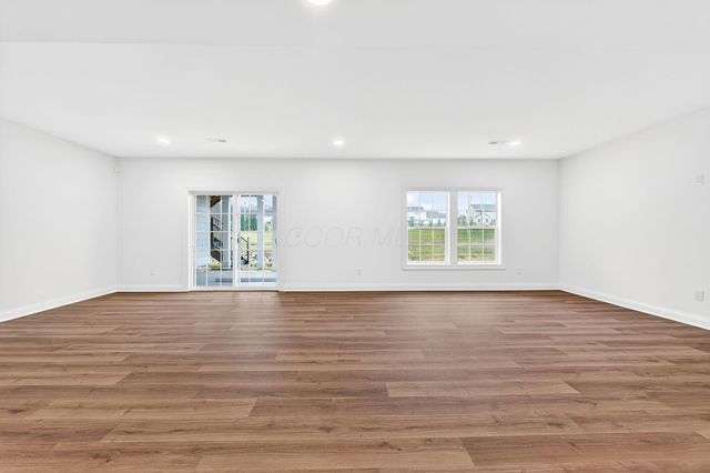 3290 Briarwood Lane, Lewis Center, OH 43035