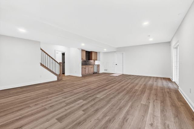 3290 Briarwood Lane, Lewis Center, OH 43035