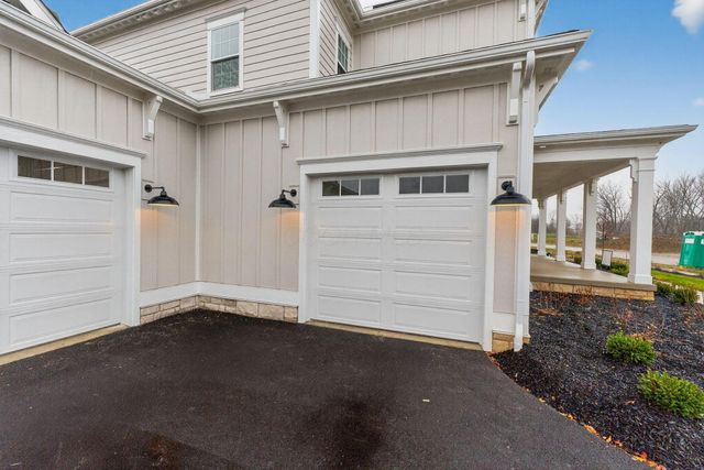 3290 Briarwood Lane, Lewis Center, OH 43035