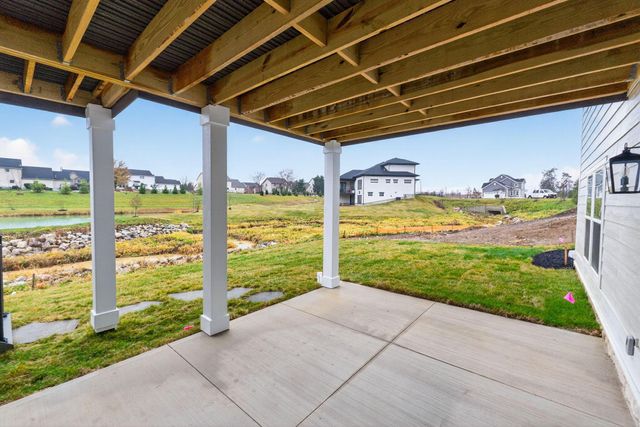 3290 Briarwood Lane, Lewis Center, OH 43035