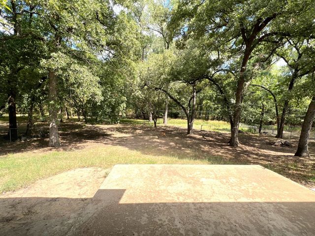 213 Glenhaven Drive, Azle, TX 76020
