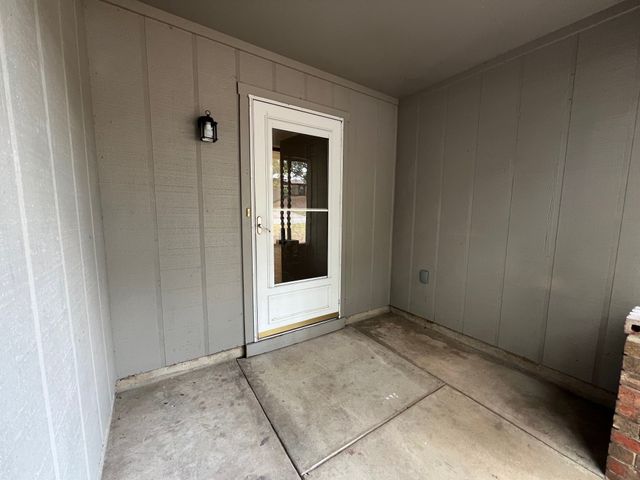 213 Glenhaven Drive, Azle, TX 76020