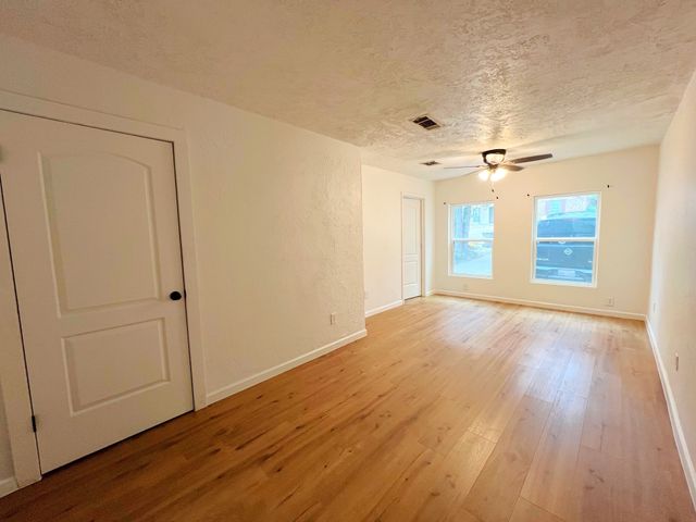 213 Glenhaven Drive, Azle, TX 76020