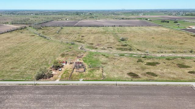 4439 Schultz Road, Damon, TX 77430