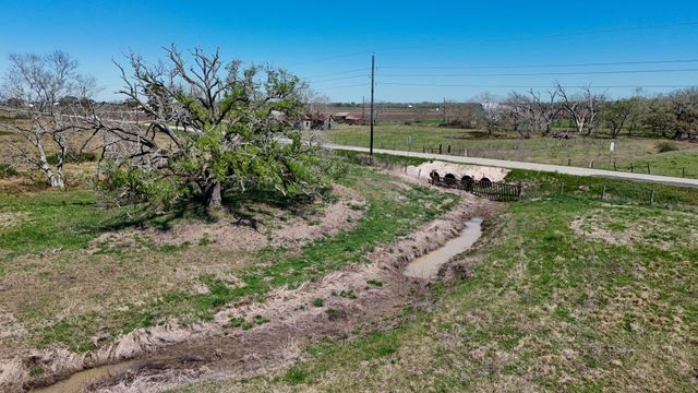 4439 Schultz Road, Damon, TX 77430