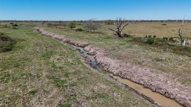 4439 Schultz Road, Damon, TX 77430