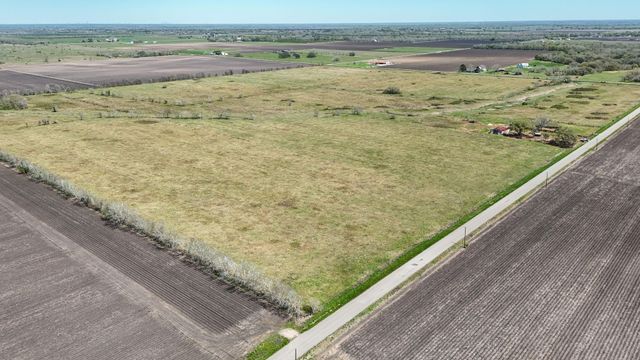 4439 Schultz Road, Damon, TX 77430