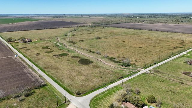 4439 Schultz Road, Damon, TX 77430