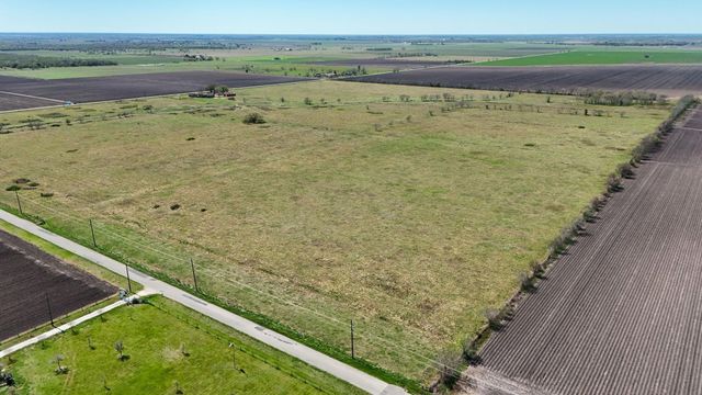 4439 Schultz Road, Damon, TX 77430