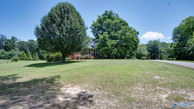 102 Rockhaven Drive, Guntersville, AL 35976