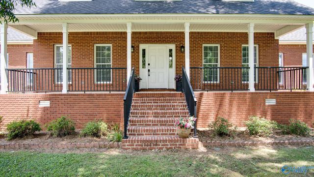 102 Rockhaven Drive, Guntersville, AL 35976