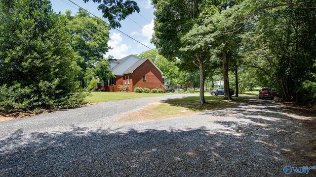 102 Rockhaven Drive, Guntersville, AL 35976