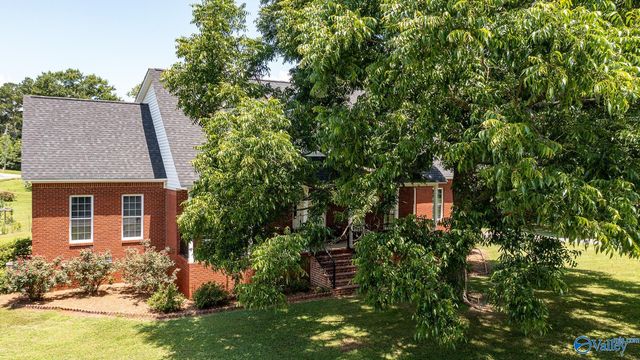 102 Rockhaven Drive, Guntersville, AL 35976