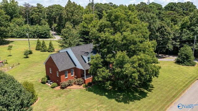 102 Rockhaven Drive, Guntersville, AL 35976