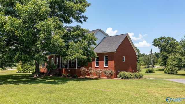 102 Rockhaven Drive, Guntersville, AL 35976