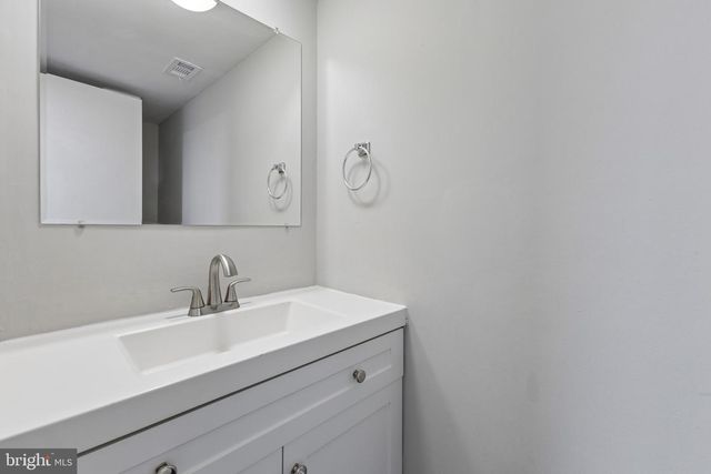 7974 COMMUNITY DR, Manassas, VA 20109
