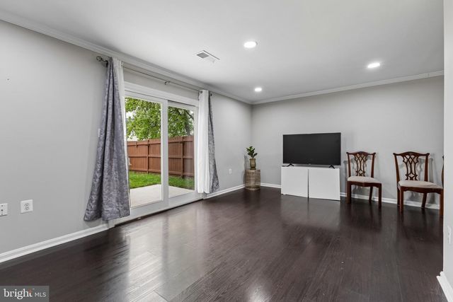7974 COMMUNITY DR, Manassas, VA 20109