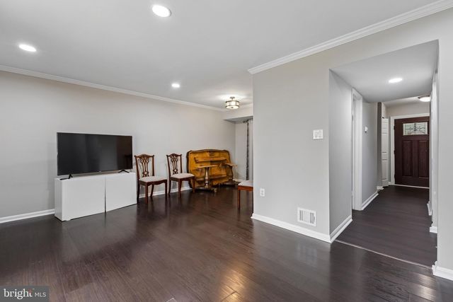 7974 COMMUNITY DR, Manassas, VA 20109