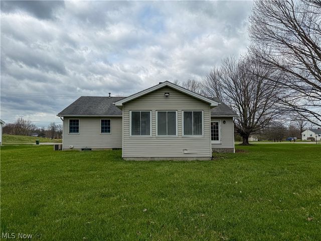 9825 Struthers Road, New Middletown, OH 44442