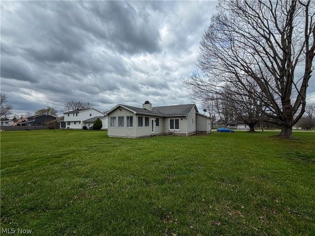 9825 Struthers Road, New Middletown, OH 44442