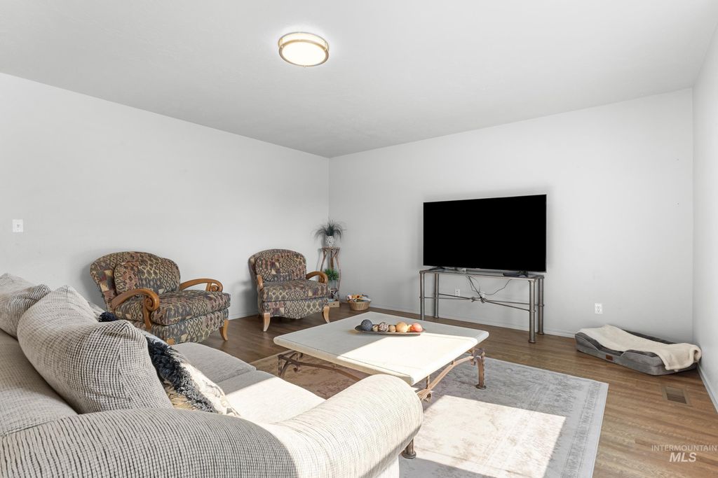 4633 N Dyver, Meridian, ID 83642 photo 3