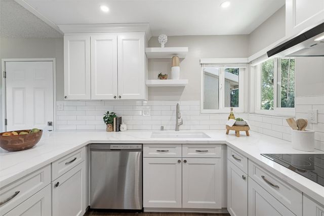 105 Waterglen Cir, Sacramento, CA 95826