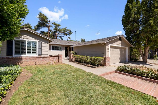 105 Waterglen Cir, Sacramento, CA 95826
