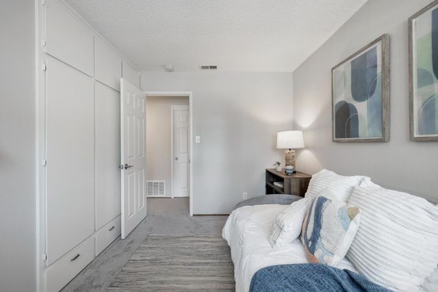 105 Waterglen Cir, Sacramento, CA 95826