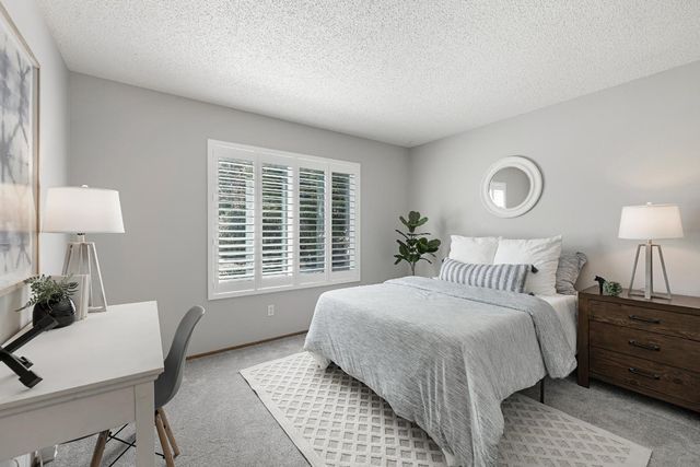 105 Waterglen Cir, Sacramento, CA 95826