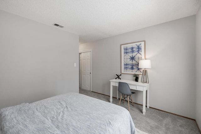 105 Waterglen Cir, Sacramento, CA 95826