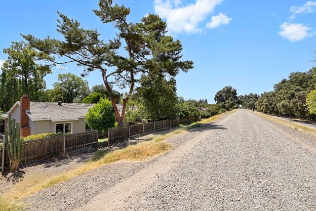 105 Waterglen Cir, Sacramento, CA 95826