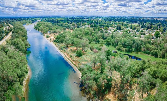 105 Waterglen Cir, Sacramento, CA 95826
