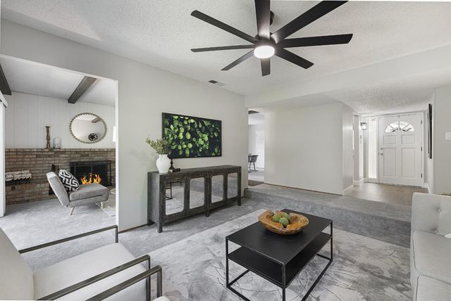 105 Waterglen Cir, Sacramento, CA 95826