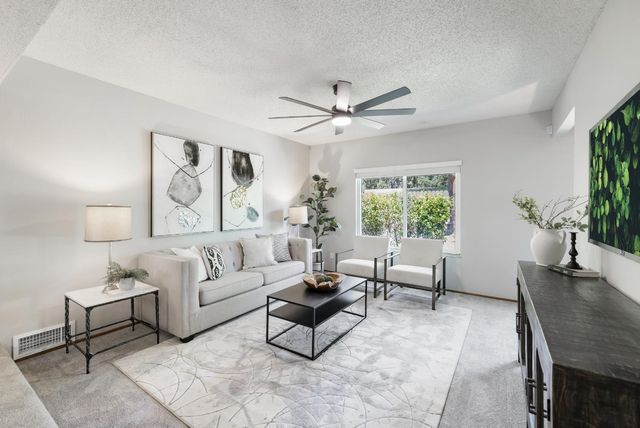 105 Waterglen Cir, Sacramento, CA 95826