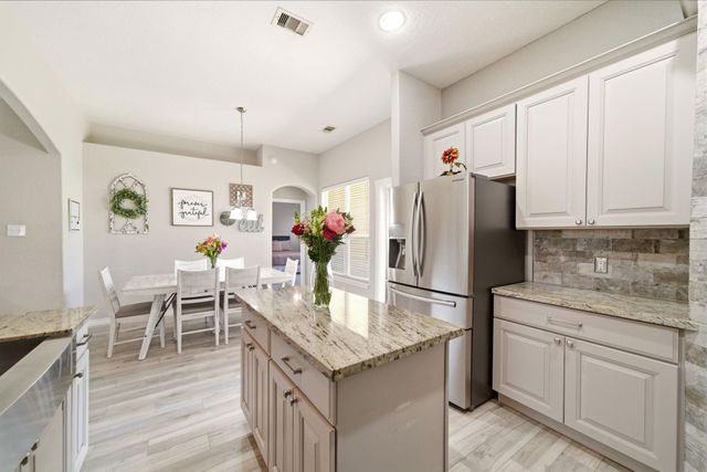 1060 Brigid Court, Dickinson, TX 77539