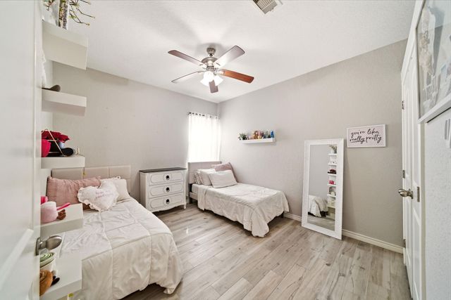 1060 Brigid Court, Dickinson, TX 77539