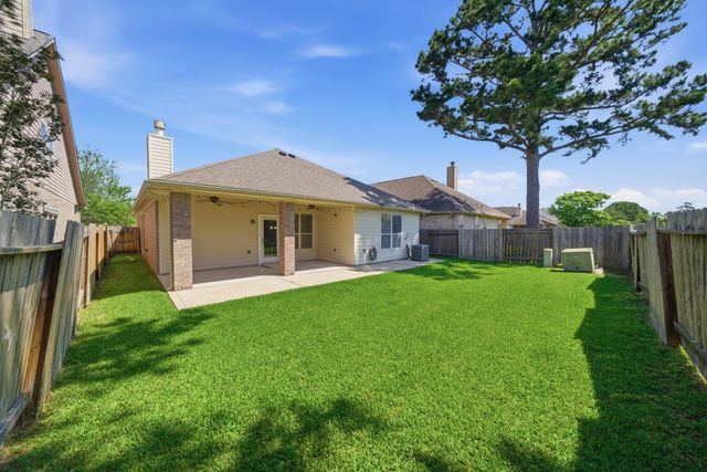 1060 Brigid Court, Dickinson, TX 77539