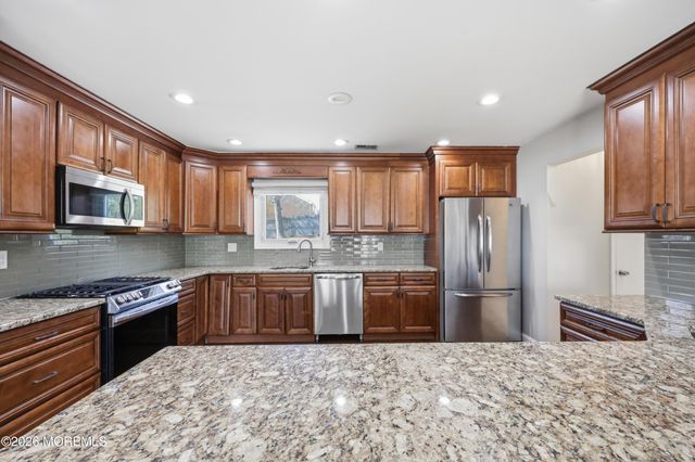 129 Melissa Court, Lakewood, NJ 08701