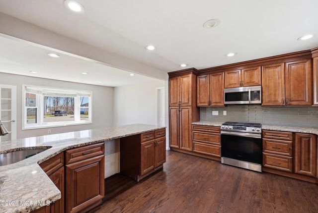 129 Melissa Court, Lakewood, NJ 08701