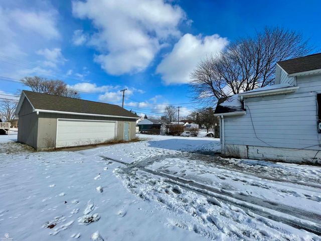 1821 Pine Street, Port Huron, MI 48060