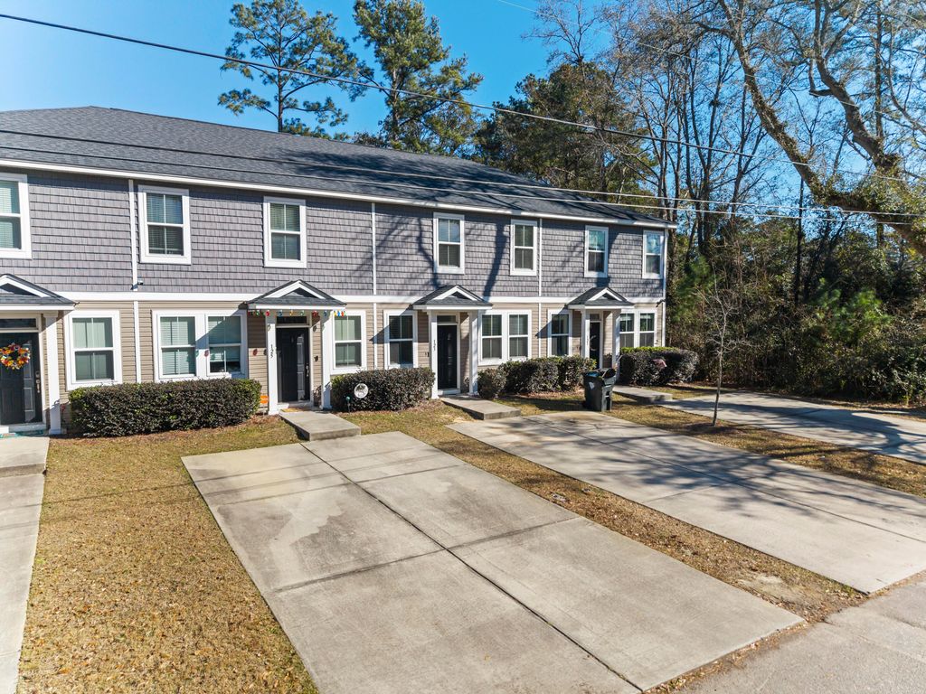 Image 2 of property listing at 123 Boone Street, Summerville, SC 29483