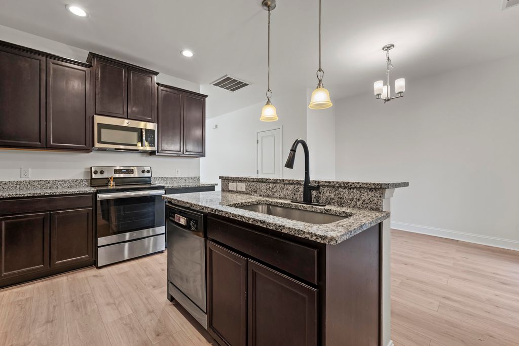 Image 8 of property listing at 123 Boone Street, Summerville, SC 29483