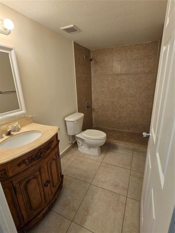 2647 NW 25th Ave 409, Miami, FL 33142