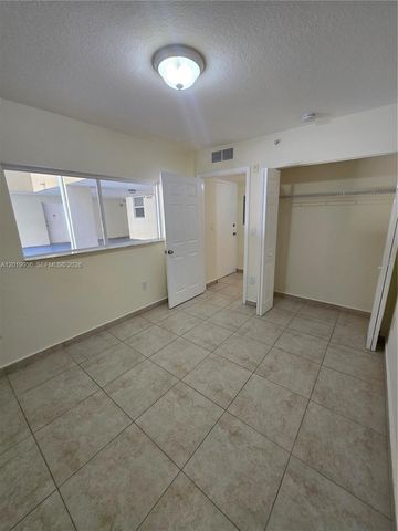 2647 NW 25th Ave 409, Miami, FL 33142