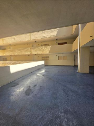 2647 NW 25th Ave 409, Miami, FL 33142