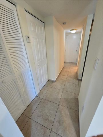2647 NW 25th Ave 409, Miami, FL 33142