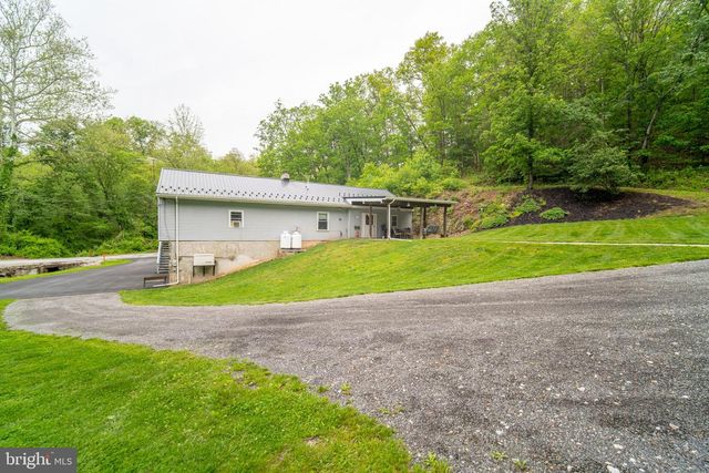 13127 MANOR FURNACE RD, Felton, PA 17322