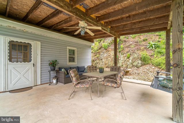 13127 MANOR FURNACE RD, Felton, PA 17322