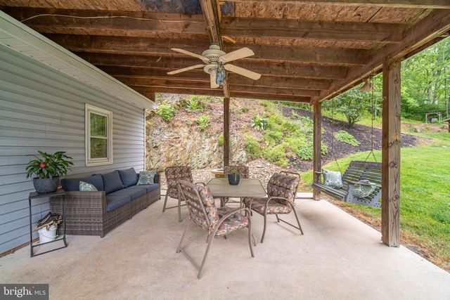 13127 MANOR FURNACE RD, Felton, PA 17322